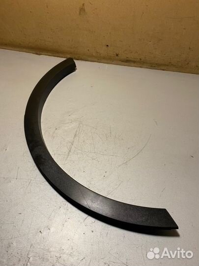 Накладка крыла задняя правая Ford Kuga 2