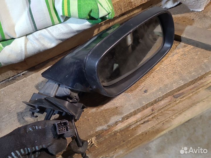 Боковое зеркало и корпус