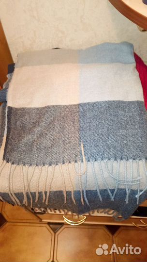 Шапки, капор и палантин б/у