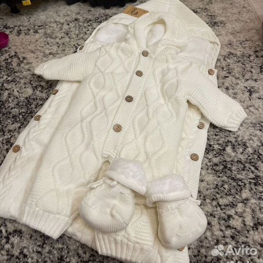 Комплект на выписку вязанный белый