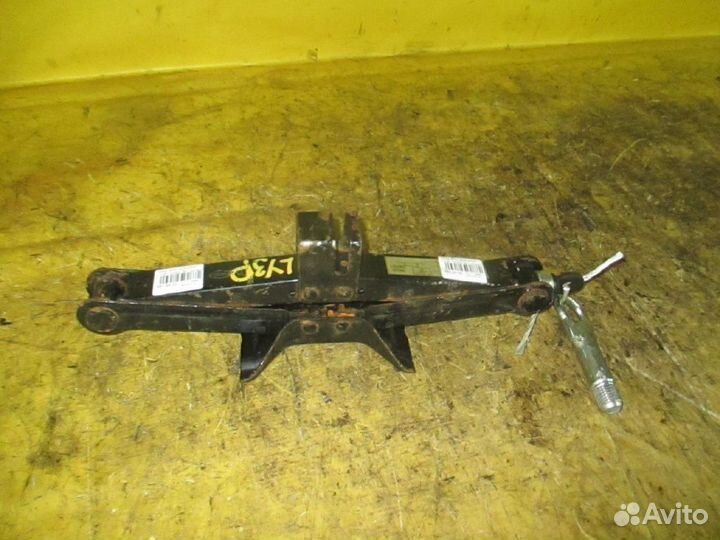 Домкрат на Mazda Mpv LY3P