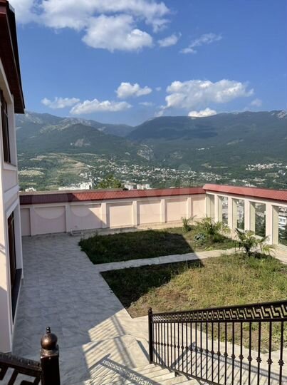 Дом 280 м² на участке 6 сот.