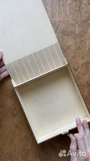 Деревянная шкатулка книга