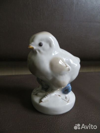 Фарфоровая статуэтка