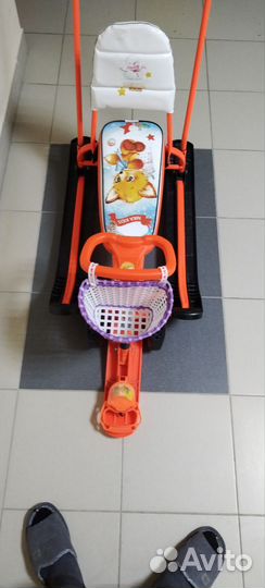 Снегокат с ручкой и колесами