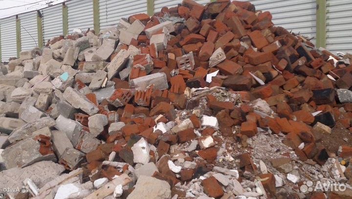 Бой кирпича для основания дорог, стоянок