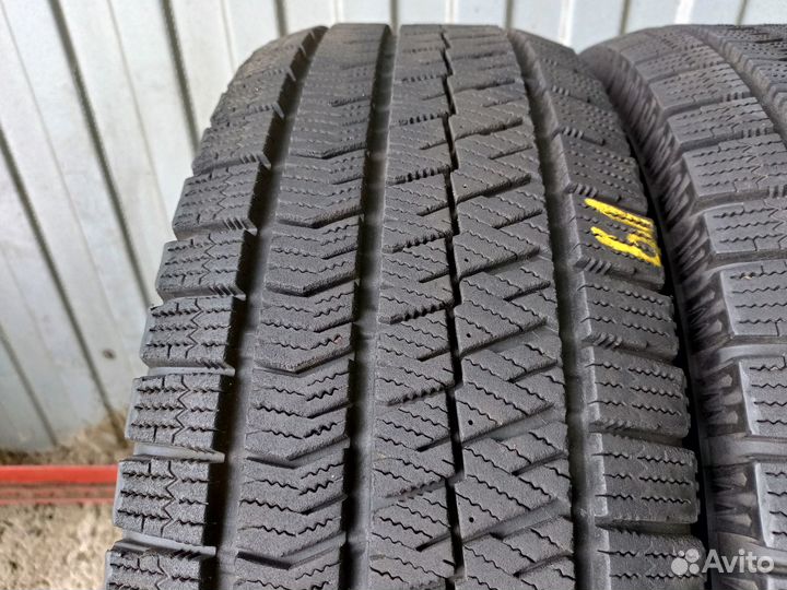 Bridgestone Blizzak VRX2 215/70 R15