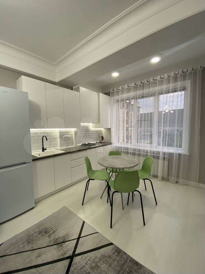 2-к. квартира, 55 м², 8/10 эт.