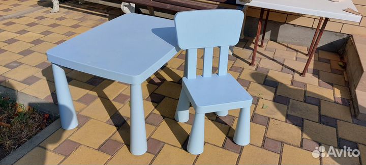 Столик и стульчик икея в отличном состоянии