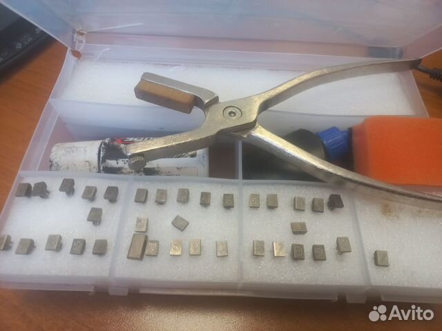 Клейматор для клеймения кроликов, собак