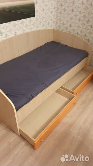 Детская кровать с матрасом