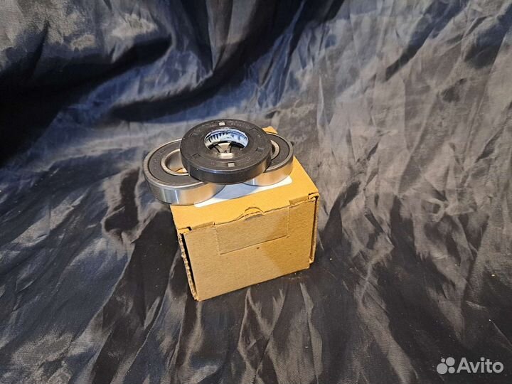 Оригинал комплект подшипников и сальник Самсунг