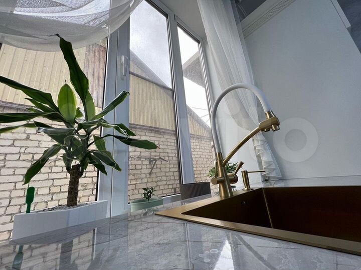 Дом 280 м² на участке 4 сот.