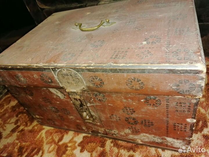 Сундук деревянный старинный