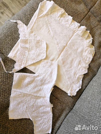 Распашонка, чепчик, уголок