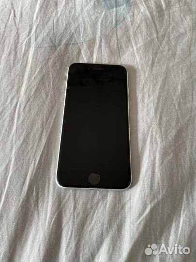 Телефон iPhone SE White 128gb