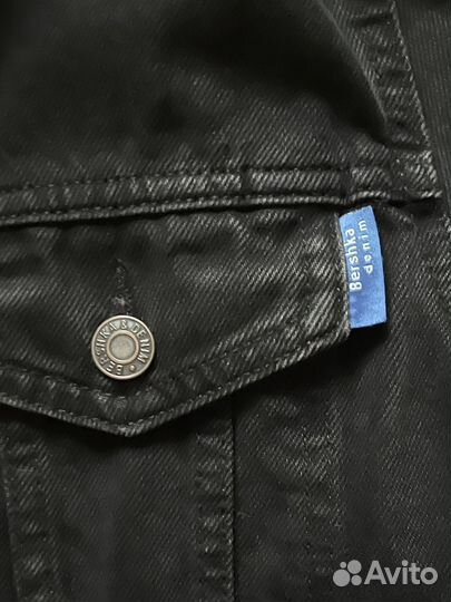 Джинсовая куртка Bershka S