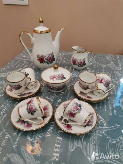 Кефейный фарфоровый сервиз на 6 персон