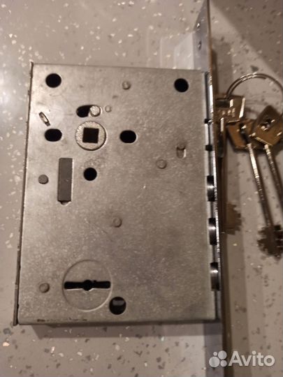 Замок дверной cale