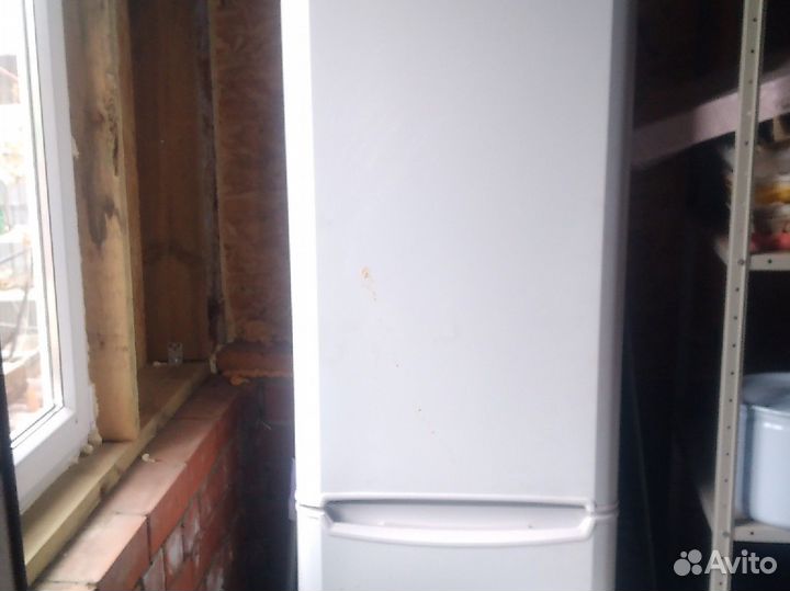Холодильник indesit