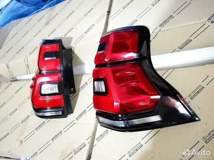 Фонарь Toyota Land Cruiser Prado 150 17-22