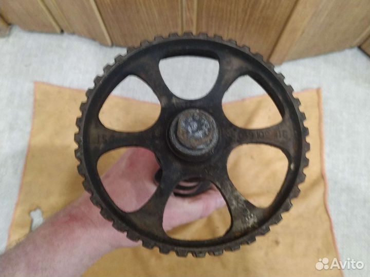 Распредвал на ауди 100 с4, дв 2.0, 115 л.с