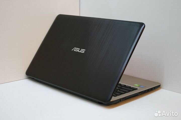 Отличный ноутбук Asus для учебы и развлечений