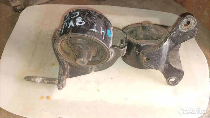 Нисан VQ20-VQ30 подушки двигателя бу опоры