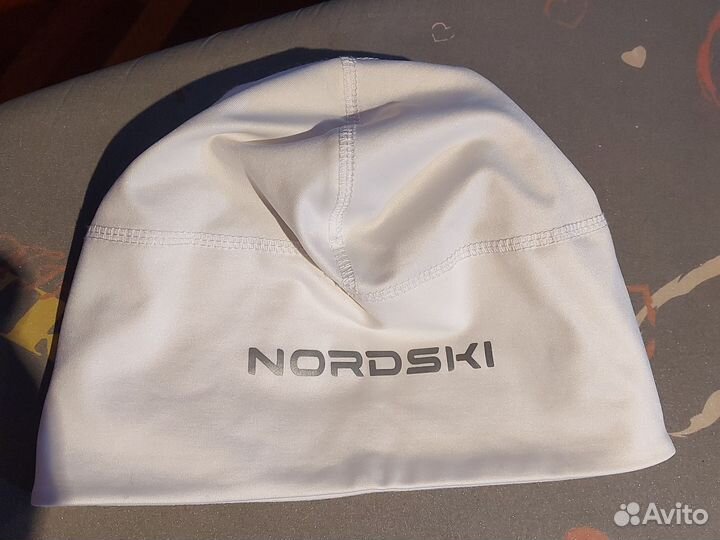 Шапка спортивная женская