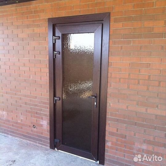 Дверь пластиковая