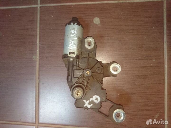 Моторчик стеклоочистителя задний Ауди Кю 7