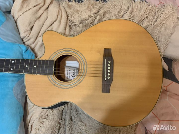 Акустическая гитара