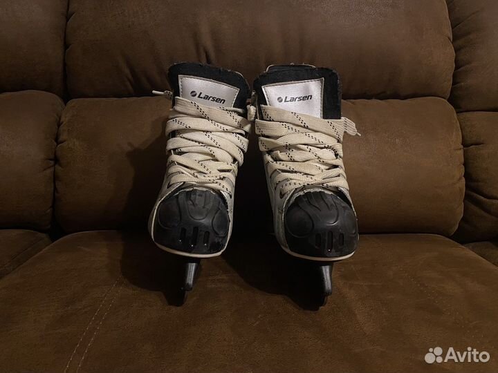 Коньки хоккейные Larsen 35 размер