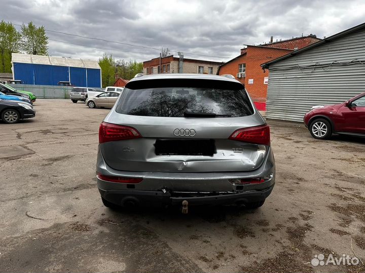 Audi Q5 2.0 AMT, 2010, битый, 238 000 км