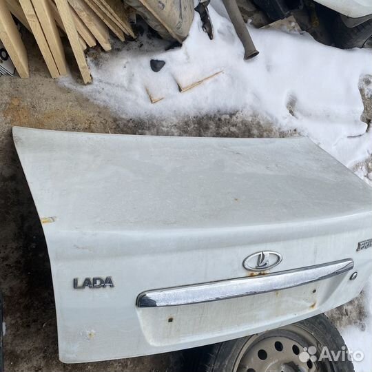 Крышка багажника LADA Priora седан