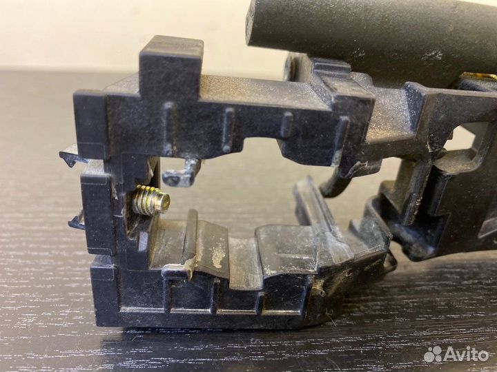 Кронштейн бу задний правый Infiniti Fx35 S50 2005