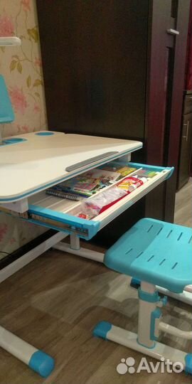 Детский письменный стол
