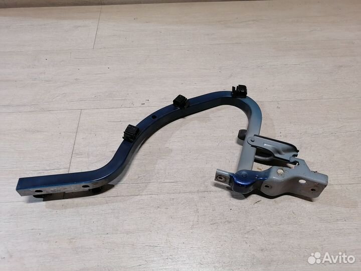 Петля багажника левая Hyundai Solaris Солярис