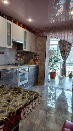 3-к. квартира, 105 м², 5/5 эт.