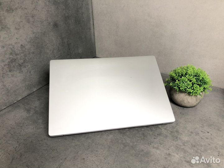 Мощный Xiaomi notebook air 13.3 core i5 / 940MX