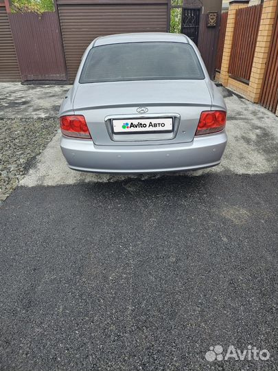 Hyundai Sonata 2.0 МТ, 2006, 203 000 км