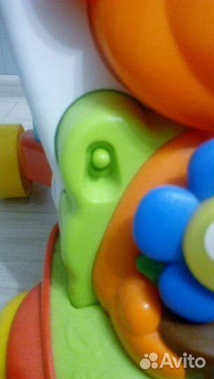 Игровой центр-каталка Chicco Baby Gardener