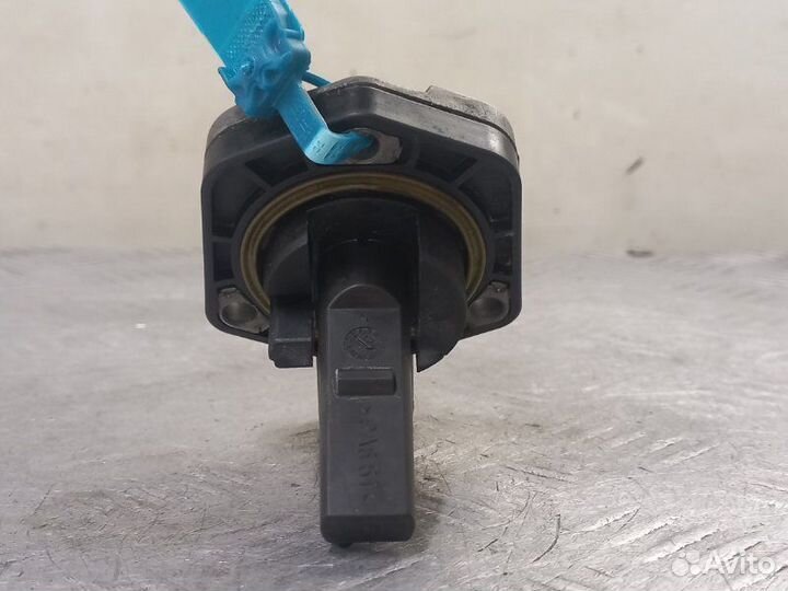 Датчик уровня масла Audi A4