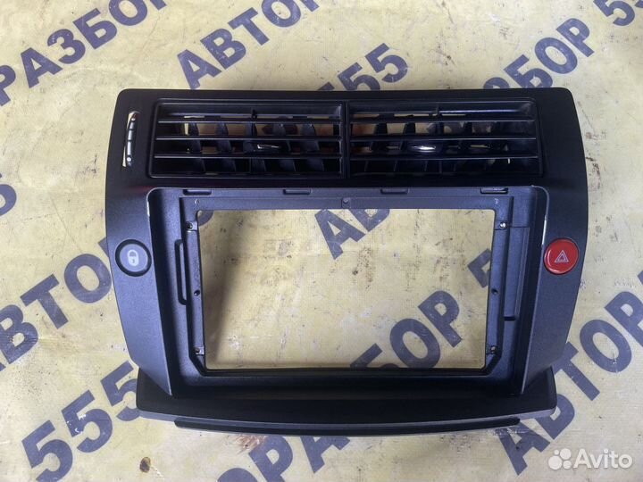 Рамка магнитолы Citroen C4