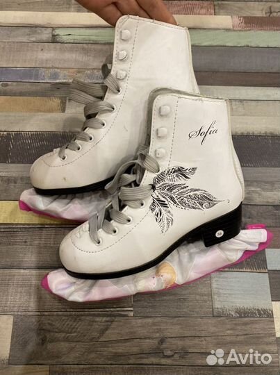 Коньки фигурные 33