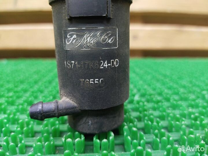 Насос (моторчик) омывателя стекла Ford Mondeo