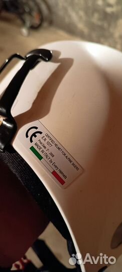 Шлем горнолыжный женский