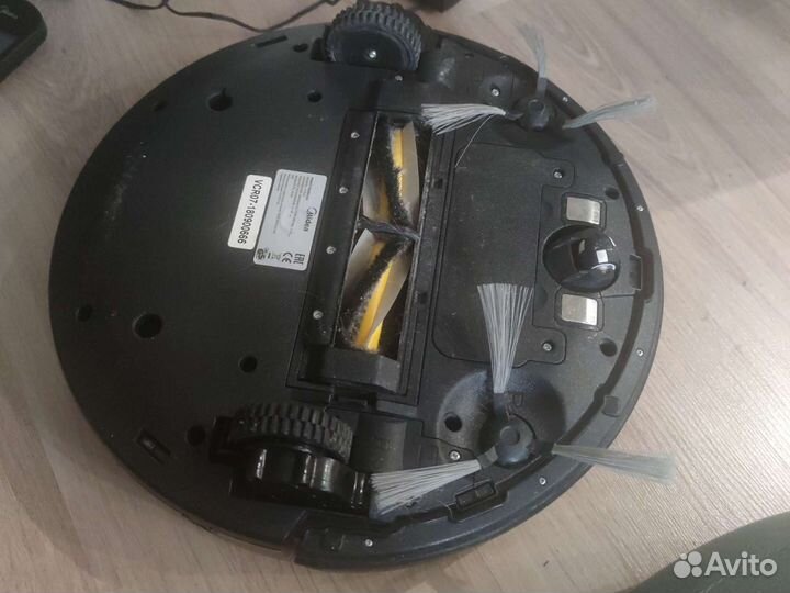 Робот пылесос midea