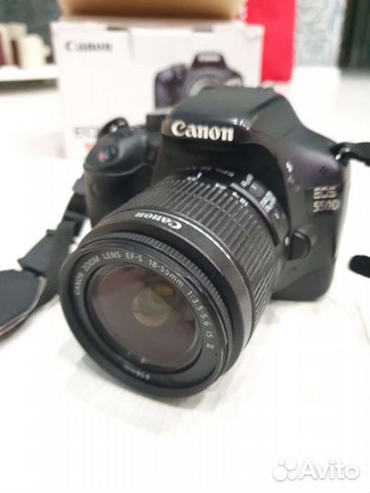 Зеркальный фотоаппарат Canon 550D