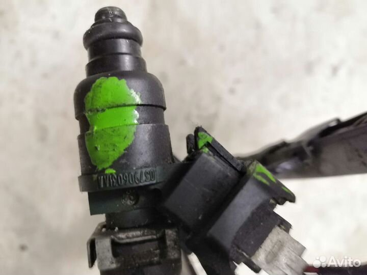 Форсунка топливная Volkswagen Passat B3 B4 Golf 3